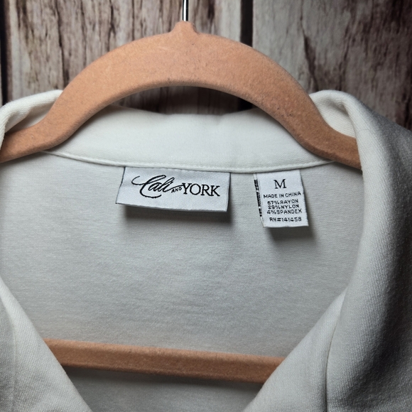 Cali And York Chic White Blazer with Black Trim Womens Medium - Picture 2 of 8